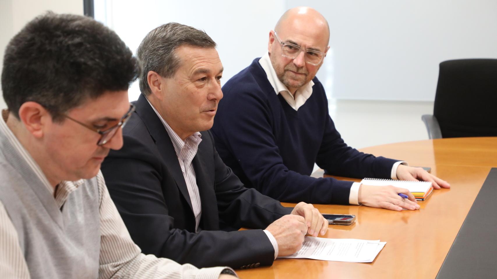 El conseller Marciano Gómez durante la reunión de este martes. EE