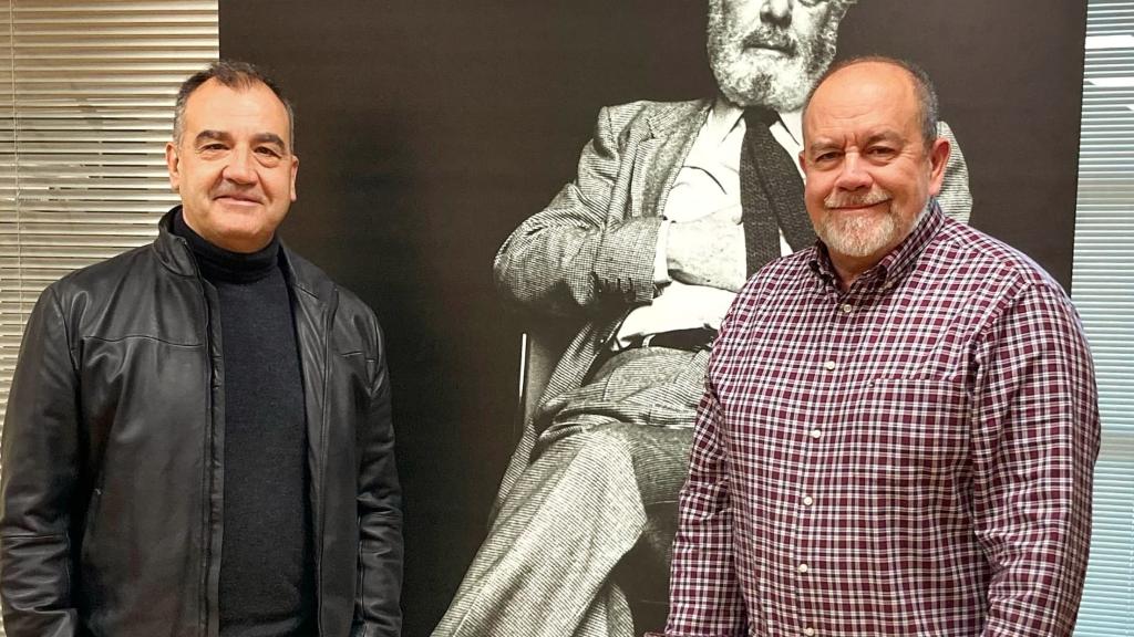 El director del Festival Internacional de Cine de Alicante, Vicente Seva y el director Ciudad de la Luz Fermín Crespo.