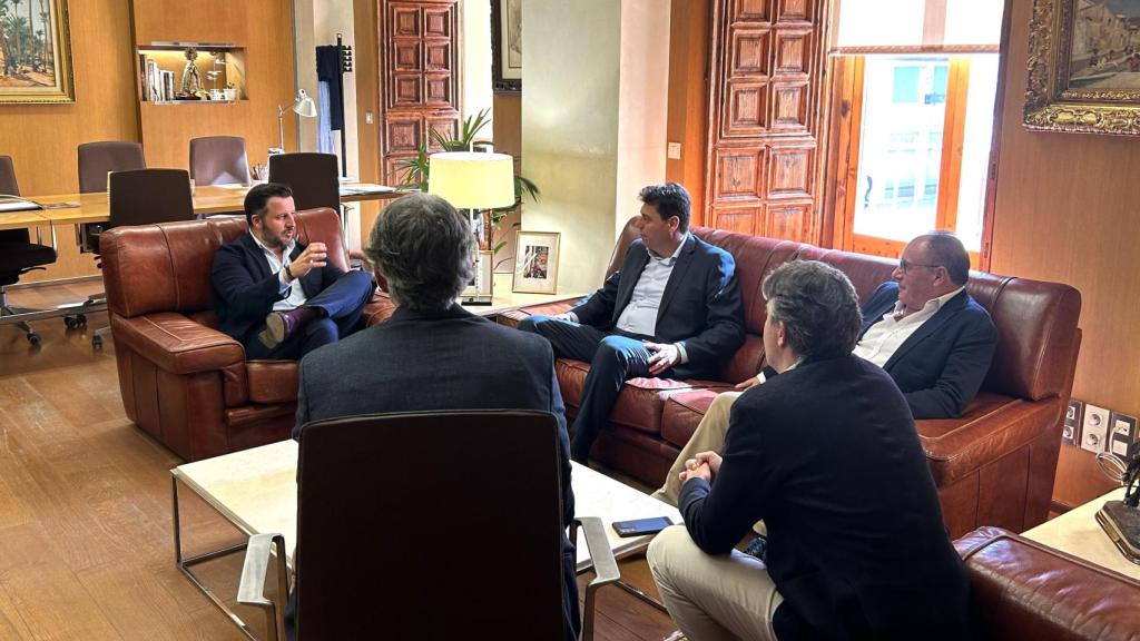 Pablo Ruz y César Quintanilla en la reunión de este martes en Elche.