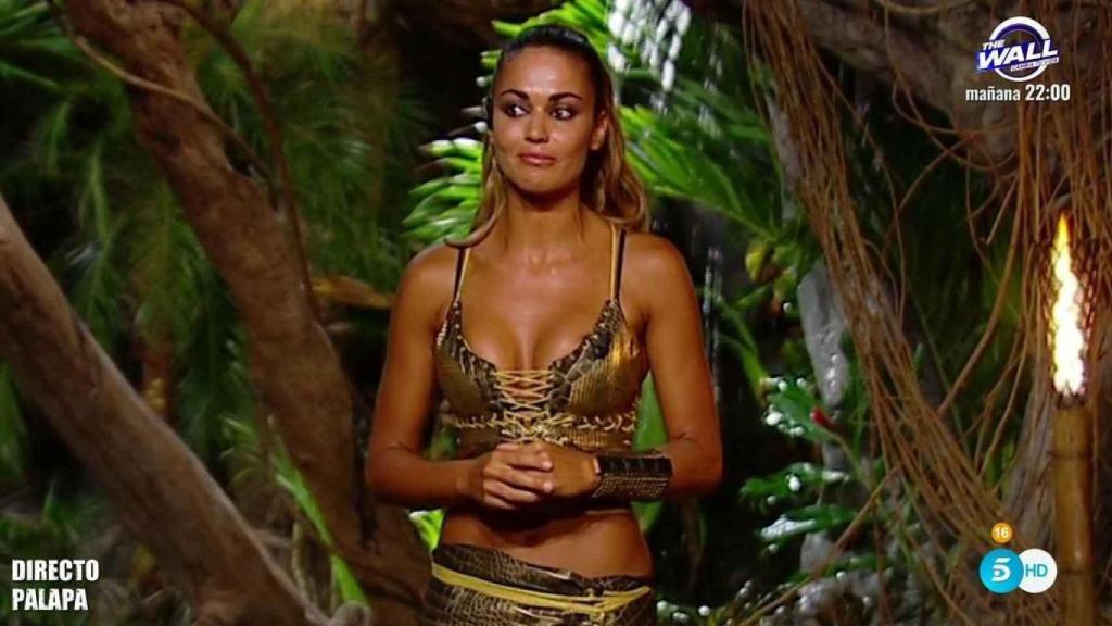 Lara Álvarez cierra la Palapa en una de las ediciones de 'Supervivientes'.