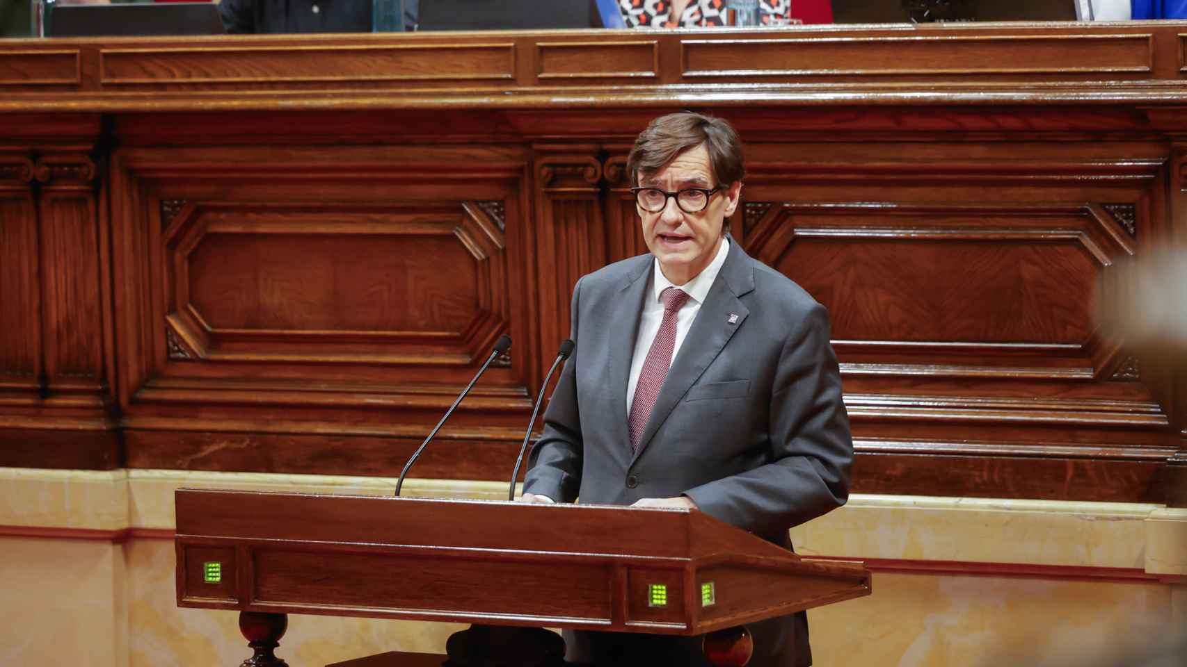 Salvador Illa, líder y portavoz del PSC en el Parlament de Cataluña, durante el debate de este martes.