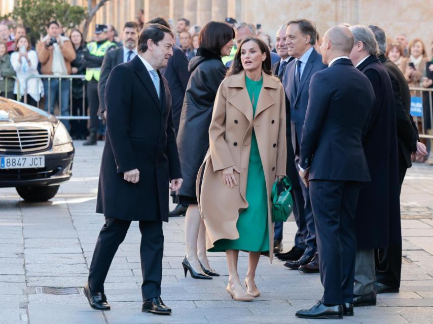 Letizia, con abrigo de Carolina Herrera.