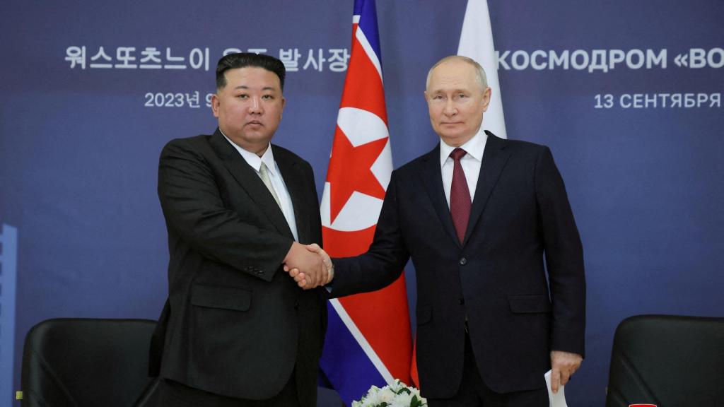 Putin regala un 'Rolls-Royce' ruso a Kim Jong-un en una nueva muestra de la amistad entre ambos