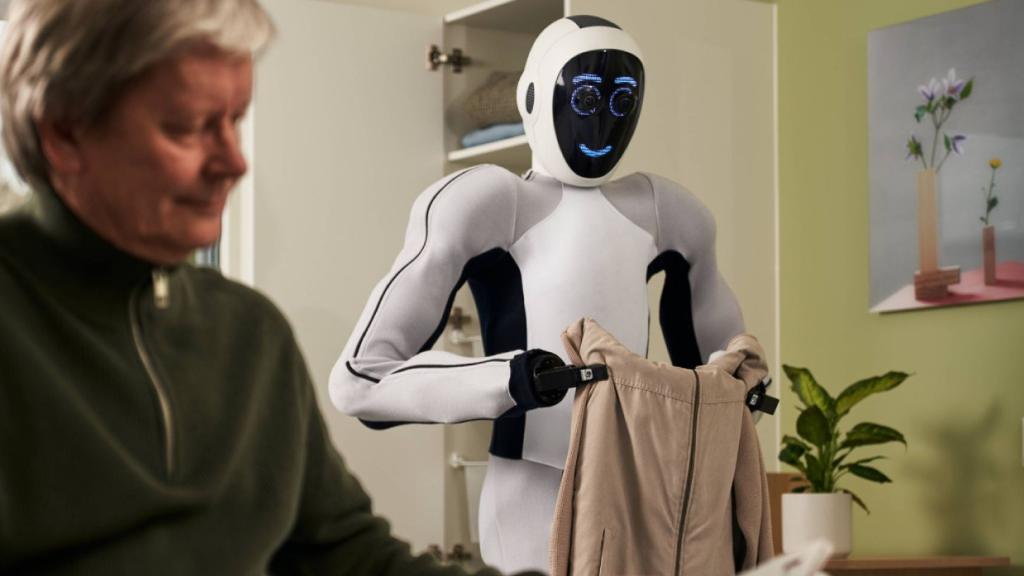 EVE puede ayudar a distintas tareas, también relativas al cuidado de mayores