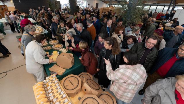 Moeche celebra cada mes una Feria dedicada al queso