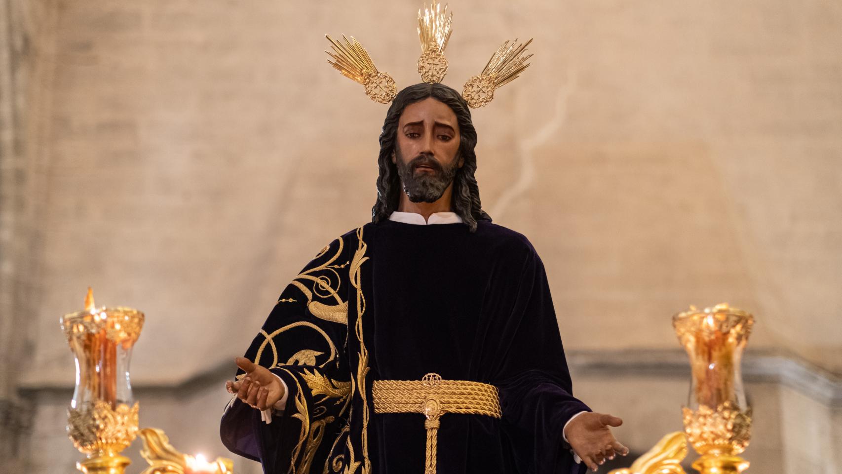 Las imágenes del Vía Crucis de Sevilla presidido por el Cristo de la Redención