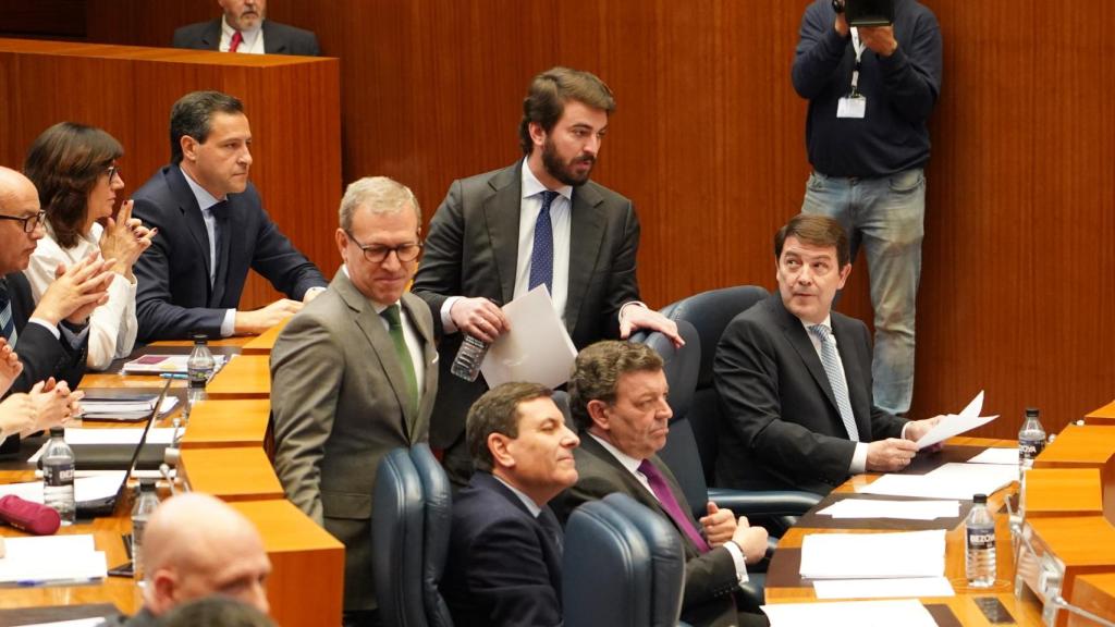 El vicepresidente de la Junta, Juan García-Gallardo, en el pleno de las Cortes de esta semana.