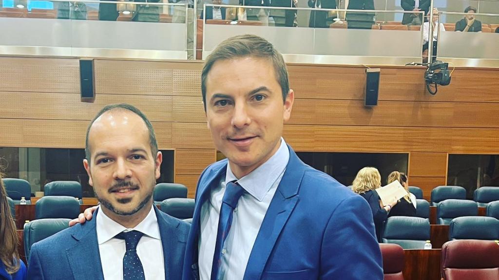Carlos Moreno y Juan Lobato en la Asamblea de Madrid.