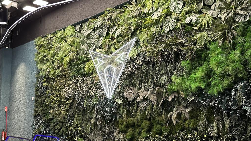 Interior del Cupra City Garage.