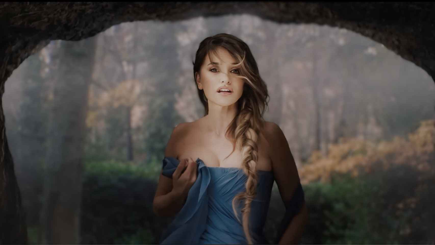 Fotograma de Penélope Cruz en el videoclip que protagoniza para Residente y Silvia Pérez Cruz.