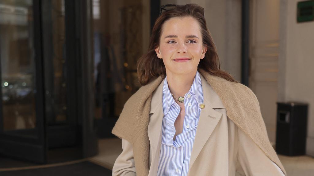 Emma Watson, de camino al desfile de FENDI.