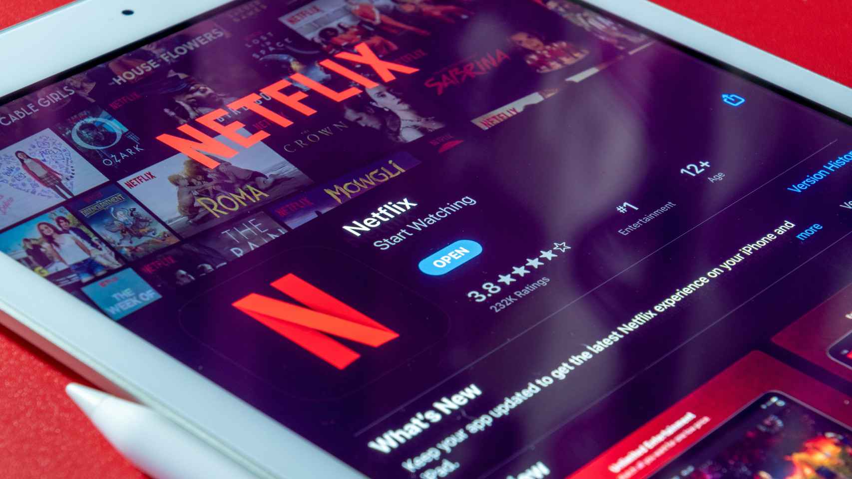 La app de Netflix en un teléfono móvil