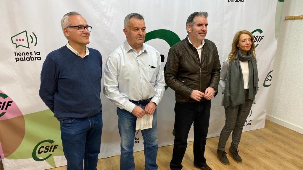 Federico Martín, Gabriel de la Iglesia,Benjamín Castro y Mar Carrascal, en la sede del CSIF-Salamanca