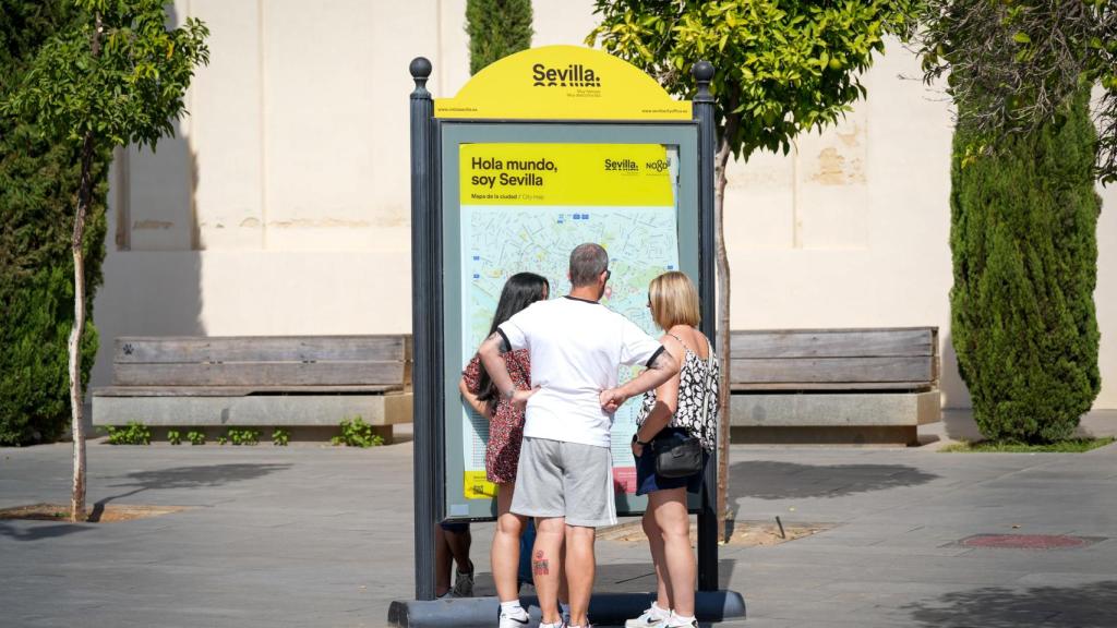 Turistas en el Centro de Sevilla.