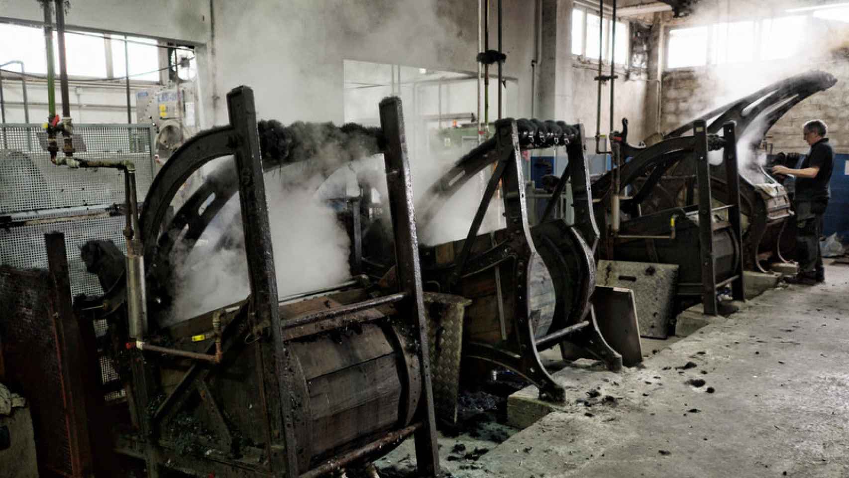 Los Batanes son las maquinas para convertir el tejido  en fieltro que utilizan desde 1880.