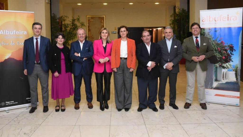 Autoridades asistentes presentación Albufeira en Sevilla
