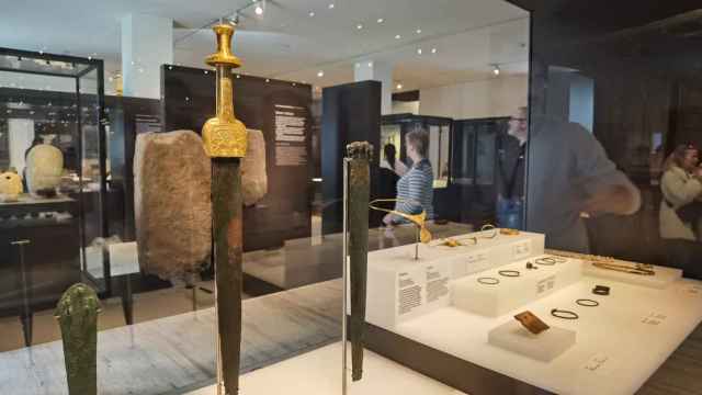 La espada y la diadema del Museo Arqueológico Nacional se mostrarán en Alicante con 'Dinastías'.