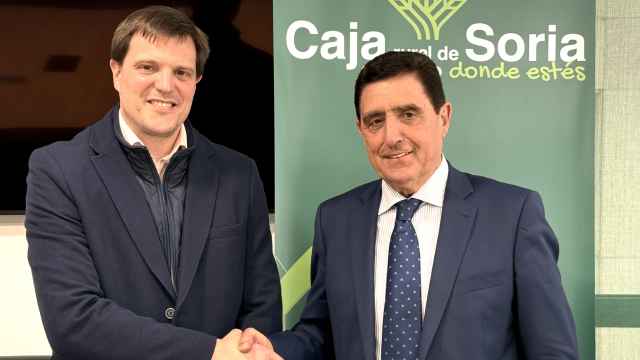 Carlos Martínez, presidente de Caja Rural, y Javier Alonso, presidente del Colegio de Farmacéuticos de Soria