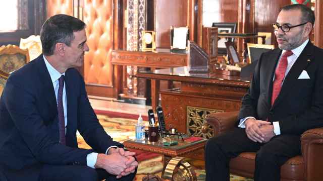 Pedro Sánchez este miércoles junto al rey Mohamed VI este miércoles en Rabat.