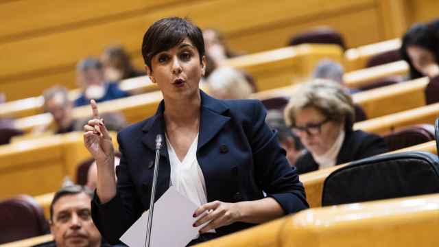 La ministra de Vivienda y Agenda Urbana, Isabel Rodríguez, interviene durante una sesión plenaria en el Senado, a 20 de febrero de 2024.