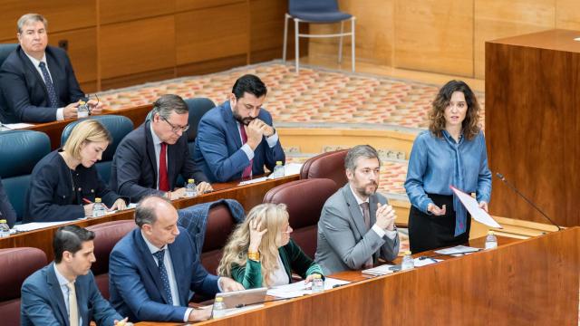 La presidenta de la Comunidad de Madrid durante su intervención este jueves en la Asamblea de Madrid.