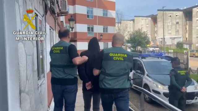 Detención de un hombre de 25 años de O Porriño por robo con violencia.