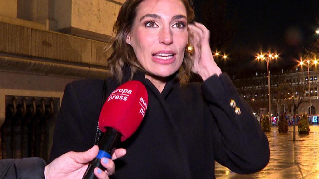 Eugenia Osborne atendiendo a la prensa, este pasado jueves, 22.