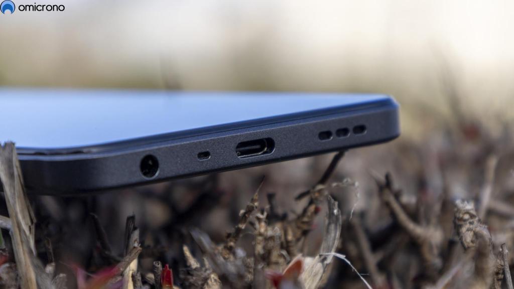 Puertos del OPPO A58.