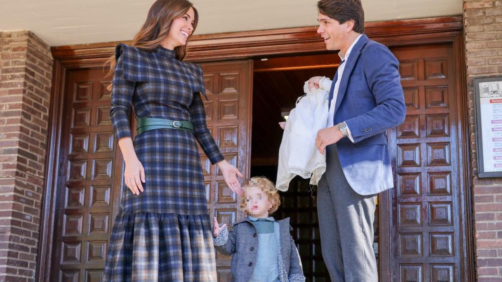 María Pombo y Pablo Castellano en el bautizo de su hija, Vega.