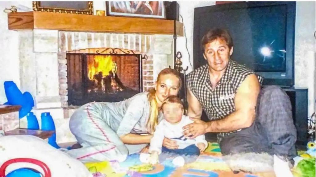 Alicante y la Costa Blanca son unas de las zonas con mayor presencia de mafiosos rusos. En la foto, la cantante de ópera María Maksakova fotografiada hace veinte años junto al gánster Vladímir Tyurin, en su casa de Orihuela.