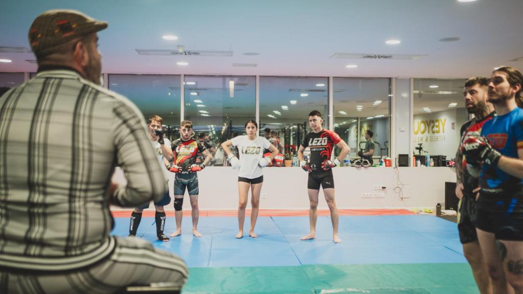 Dos luchadores de Circus Arena.