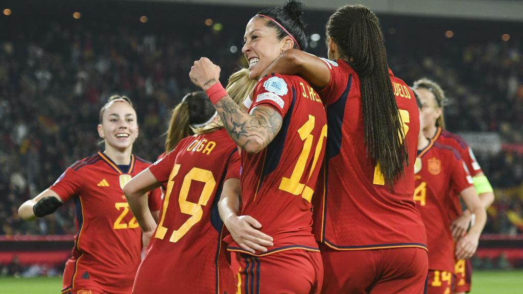 Las jugadoras de la selección española celebran el gol de Jenni Hermoso frente a Países Bajos