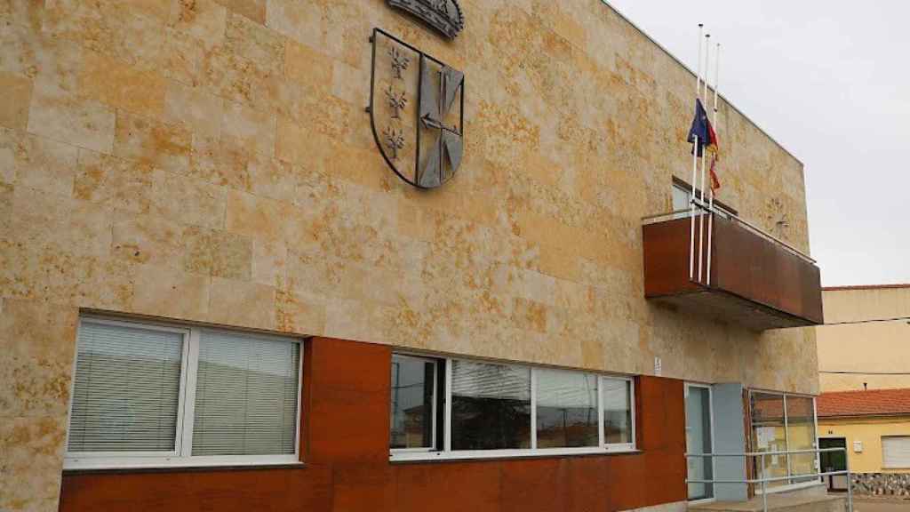 El Ayuntamiento de Doñinos se enfrenta a una complicada situación