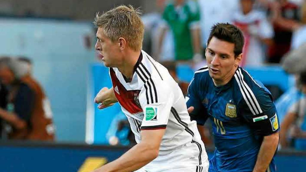 Toni Kroos y Leo Messi en la final del Mundial 20214 entre Alemania y Argentina
