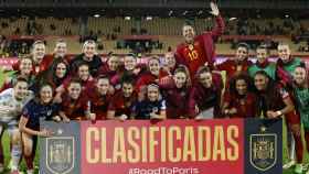 Las jugadoras de la selección española celebran el triunfo ante Países Bajos