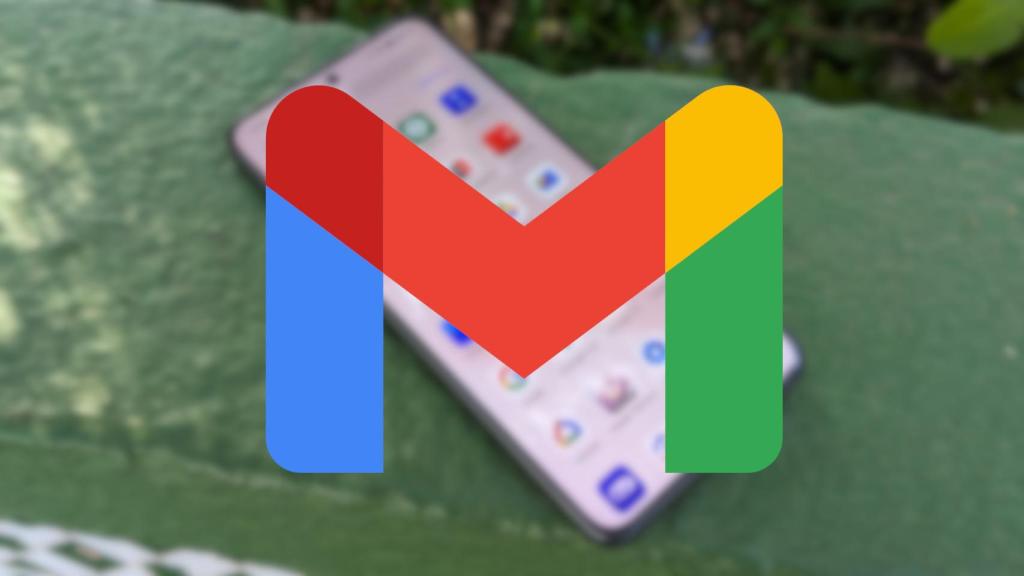 Icono de Gmail sobre un móvil