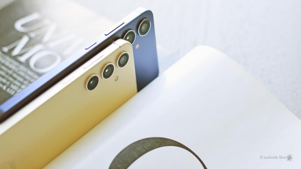 Imagen de los dos Galaxy S24