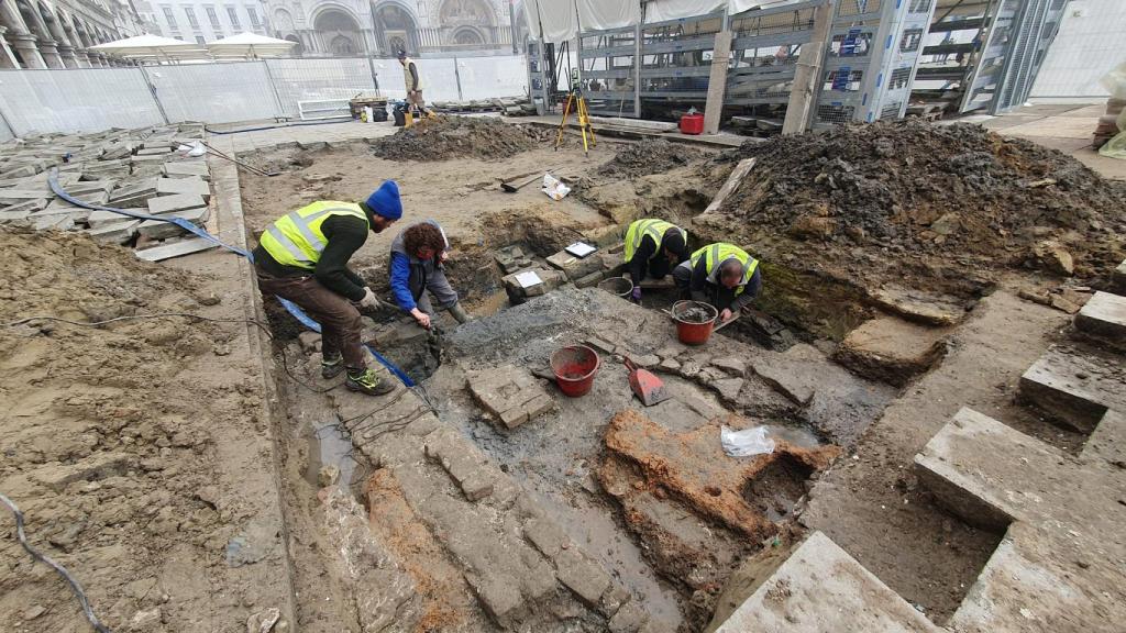 Los restos de la iglesia de San Geminiano, en la plaza de San Marcos.