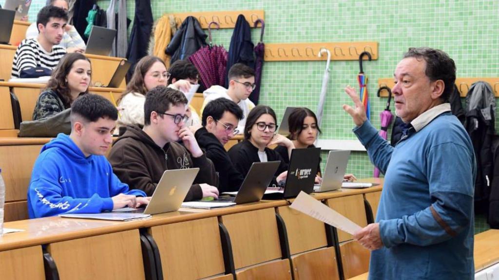 Clase en la Facultad de Filología de la USC.