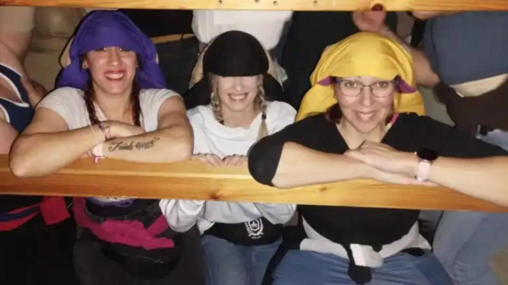 Las mujeres costaleras de Sevilla piden su sitio en un mundo de hombres