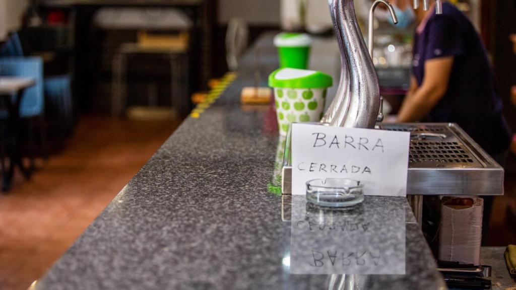 Barra de un bar en una imagen de archivo.