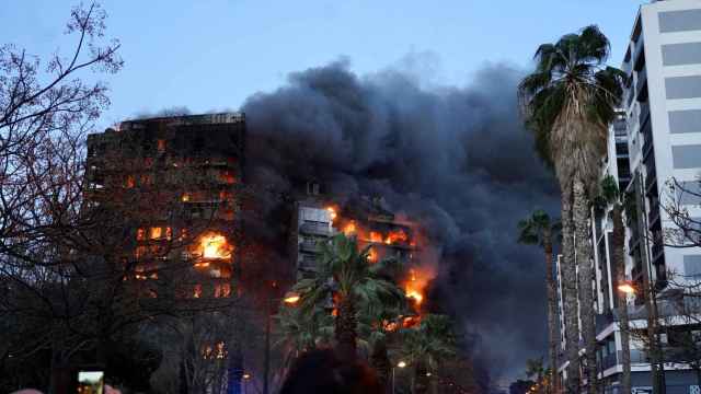 El edificio incendiado en Valencia.