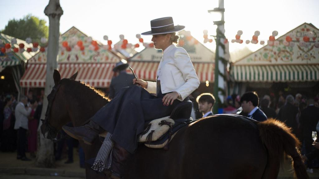 Una amazona en el Real de la Feria de Sevilla en una imagen de archivo.