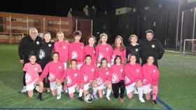 Algunas de las jugadoras del CDP Fútbol Femenino Stars, junto a sus entrenadores, que viajarán a Suecia