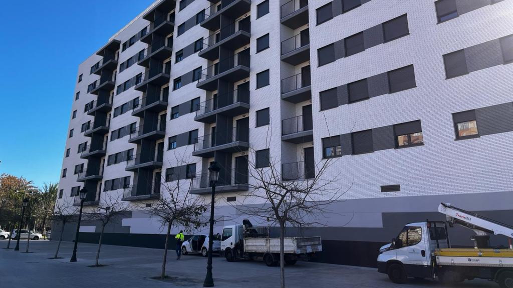 Imagen del edificio donde el Ayuntamiento realojará a los afectados. EE