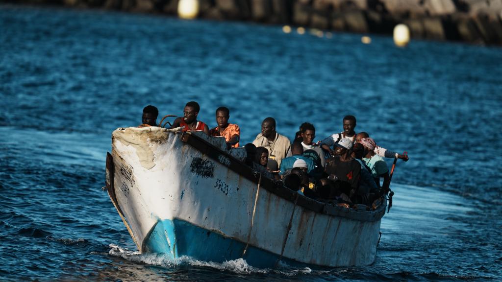 Imagen de archivo de un cayuco con migrantes llegando a El Hierro.