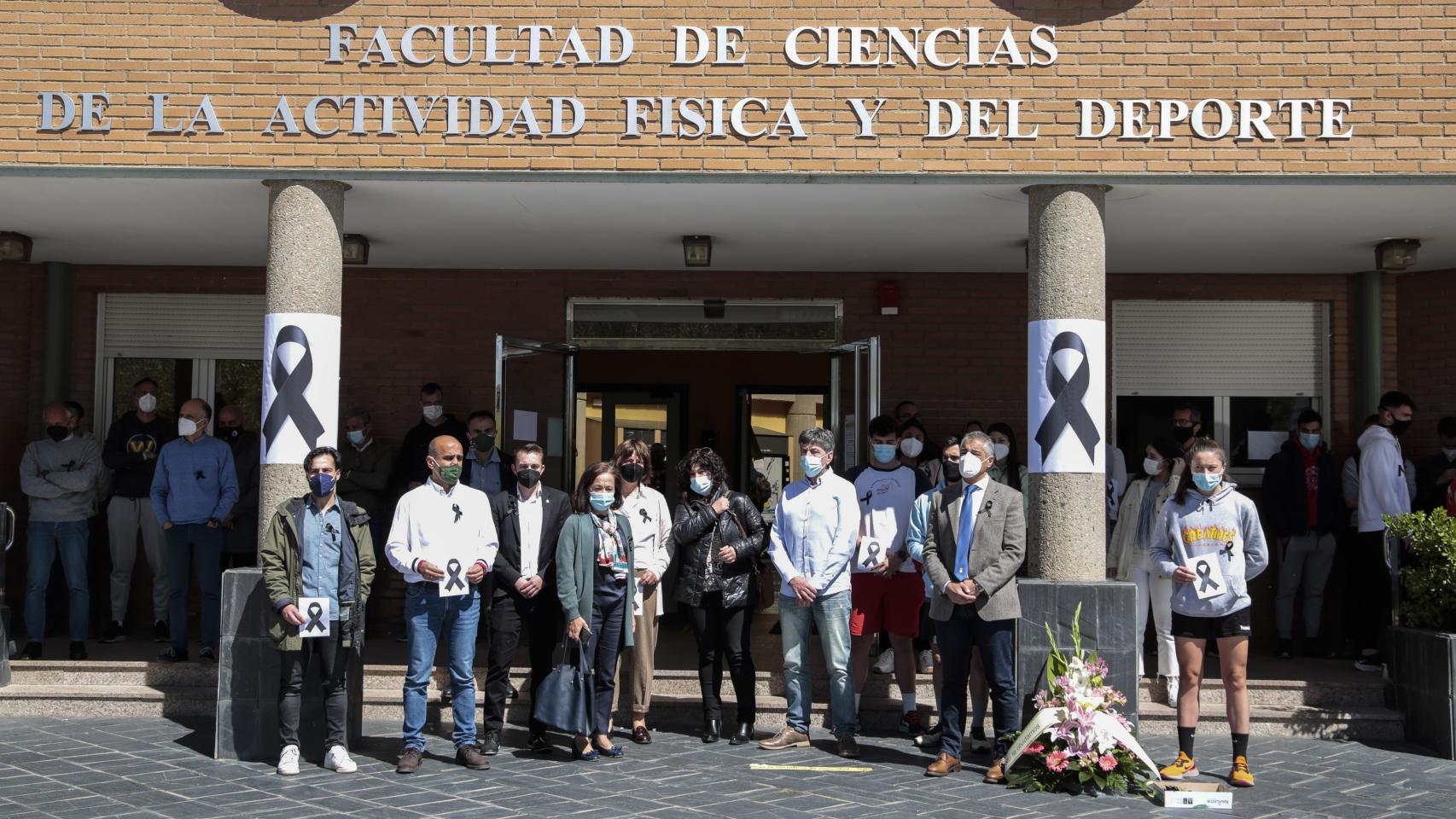 Minuto de silencio por el estudiante asesinado