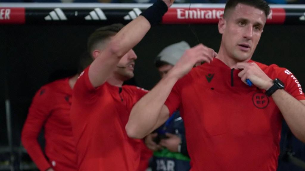 Carlos Fernández Buergo se prepara para entrar en sustitución de Isidro Díaz de Mera Escuderos