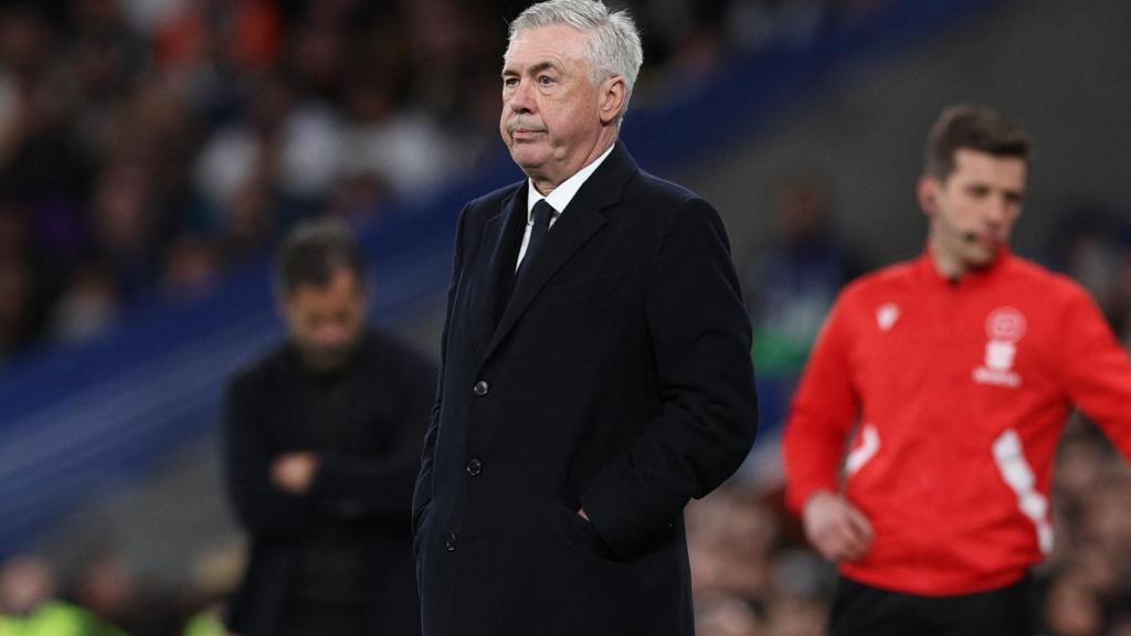 Ancelotti, en la banda del Bernabéu.