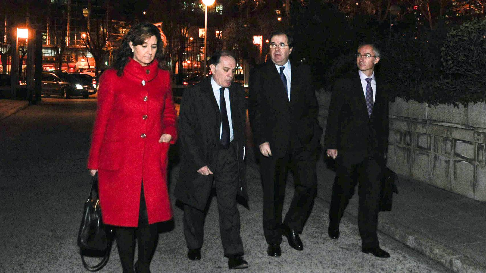 El presidente de la Junta, Juan Vicente Herrera, el consejero de Economía y Empleo, Tomás Villanueva, y la viceconsejera de Economía, Begoña Hernández